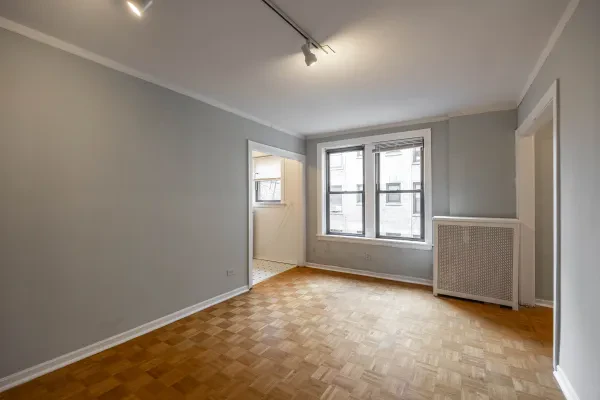 739 West Belmont Avenue #503
