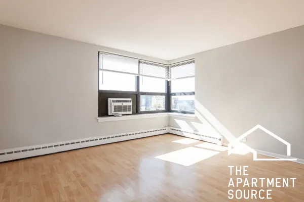 445 West Wellington Avenue #12B