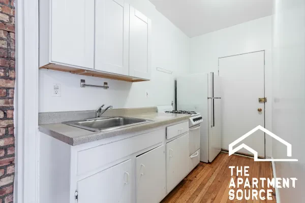 951 West Cornelia Avenue #1C