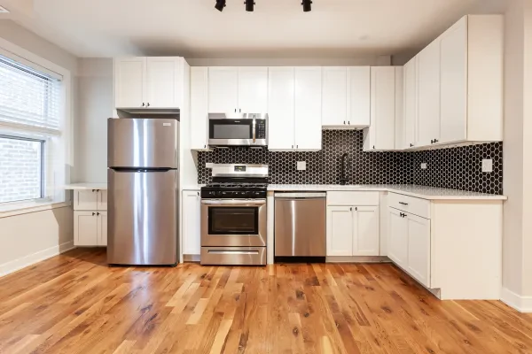656 West Wrightwood Avenue #207