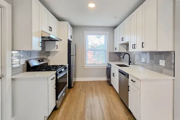 4919 North Hermitage Avenue #3