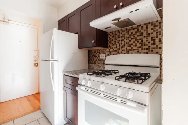 3710 North Pine Grove Avenue #206