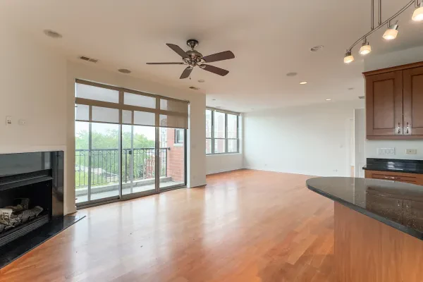6957 North Greenview Avenue #6A