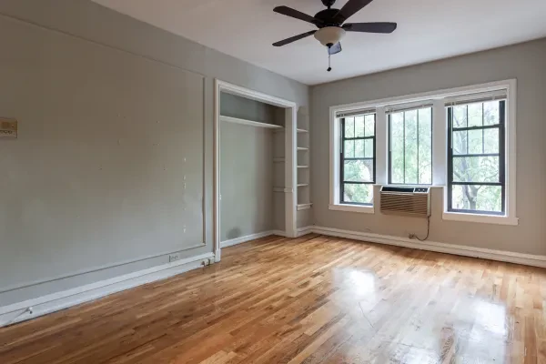 837 West Wolfram Street #302
