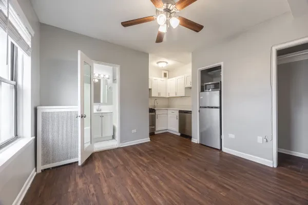 1140 North Lasalle Drive #521