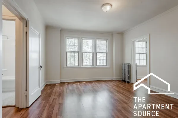 2536 North Sawyer Avenue #302