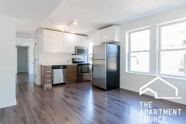 925 West Carmen Avenue #4F